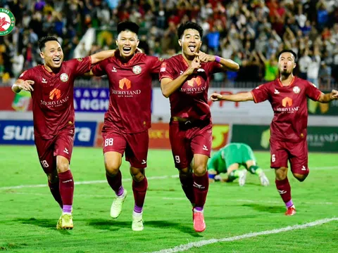 Vòng 10 V.League 2023-2024: Thép Xanh Nam Định thất thủ ở Quy Nhơn, Hà Nội vươn lên nhóm nửa trên Bảng xếp hạng