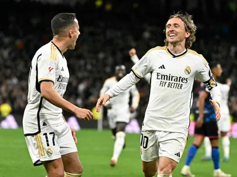 Tái hiện siêu phẩm, Modric đi vào lịch sử La Liga