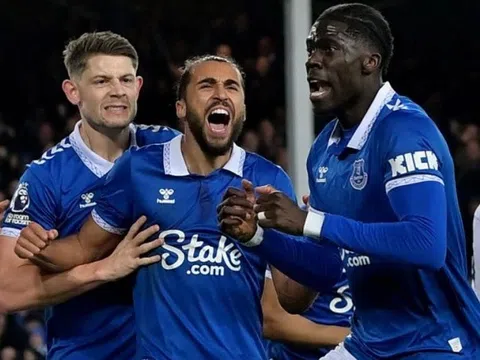 Everton vươn lên vị trí thứ 15 Premier League sau khi được giảm án