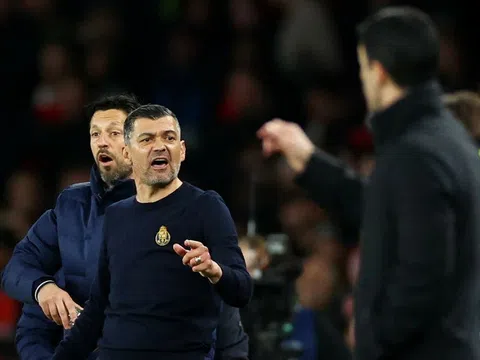 Huấn luyện viên Sergio Conceicao của Porto tiếc nuối khi bị loại khỏi Champions League