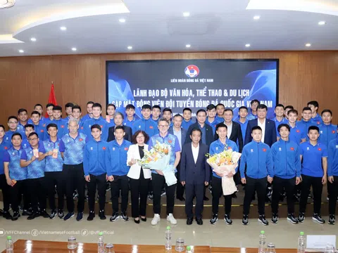 Lãnh đạo Bộ VHTTDL, Cục TDTT và VFF động viên đội tuyển Việt Nam trước ngày lên đường sang Indonesia