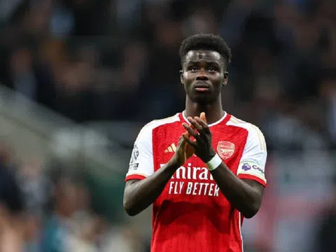 Arsenal lo lắng với chấn thương của tiền đạo Bukayo Saka