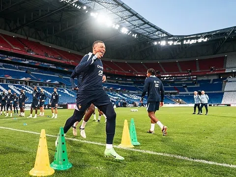 Tiền vệ Aurelien Tchouameni vô tình tiết lộ tương lai của Kylian Mbappe