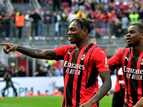 Juventus và Milan tranh ngôi nhì