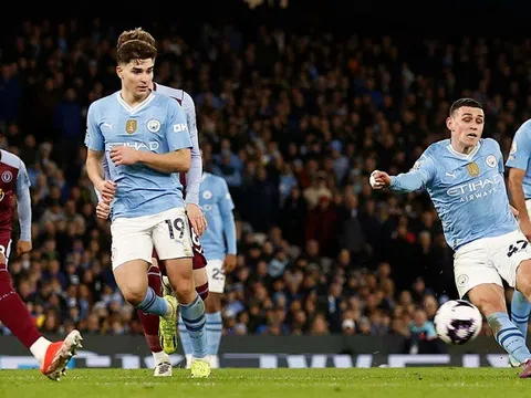 Arsenal và Man City tiếp tục đua tranh ngôi vô địch