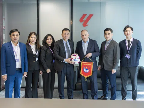Chủ tịch VFF Trần Quốc Tuấn làm việc với Chủ tịch La Liga Javier Tebas