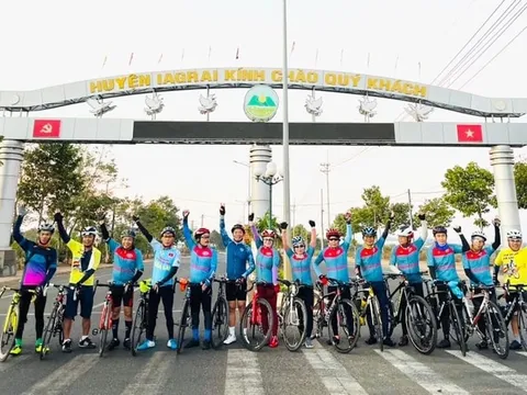 Những lão tướng cua-rơ lan tỏa thông điệp sống vui, sống khỏe