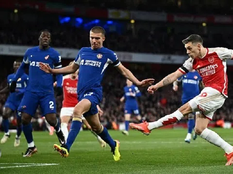 Arsenal giữ vững ngôi đầu sau trận thắng đậm Chelsea trên sân nhà