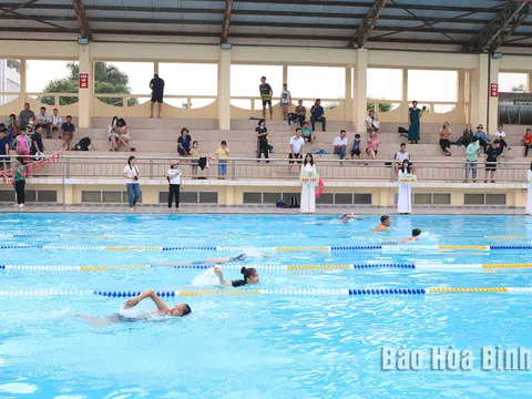 Hòa Bình phát động "Toàn dân tập luyện môn Bơi phòng, chống đuối nước"