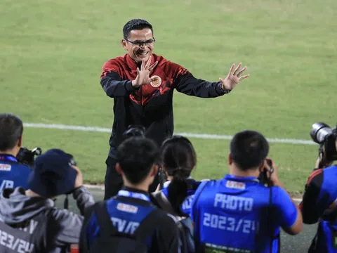 Ông Kiatisuk bất ngờ từ chức huấn luyện viên trưởng câu lạc bộ Công an Hà Nội