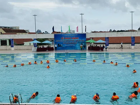 Quảng Bình phát động toàn dân tập luyện môn Bơi phòng, chống đuối nước năm 2024