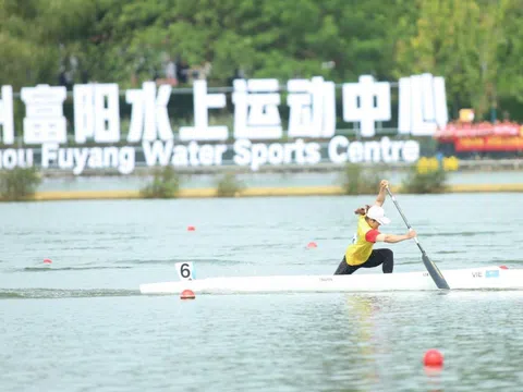 Tay chèo Nguyễn Thị Hương giành huy chương vàng giải Canoeing trẻ châu Á 2024