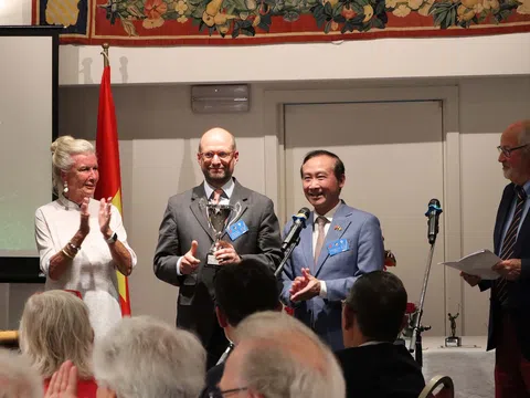 Giải Golf truyền thống "Cúp Đại sứ Việt Nam tại Bỉ" mang nhiều giá trị nhân văn
