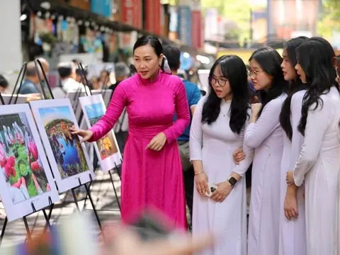 Triển lãm ảnh nghệ thuật “Sắc màu An Giang” ngay tại Đường sách thành phố Hồ Chí Minh