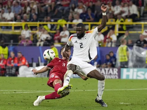 Trung vệ Antonio Rudiger muốn Đức chơi tấn công trước Tây Ban Nha