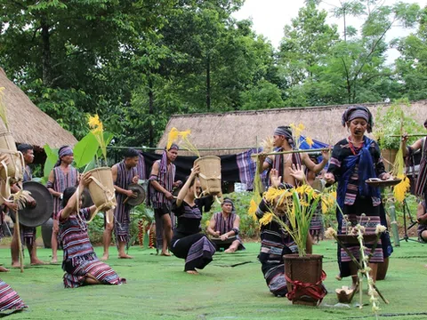 Hội thi Diễn xướng dân gian văn hóa các dân tộc