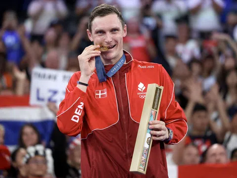 An Se Young và Viktor Axelsen giành huy chương vàng môn Cầu lông tại Olympic 2024