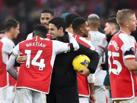 Arsenal hạ giá bán tiền đạo Eddie Nketiah