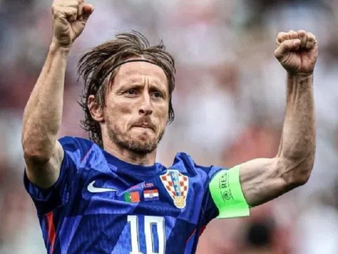 Luka Modric thiết lập kỷ lục trong ngày Croatia đánh bại Ba Lan