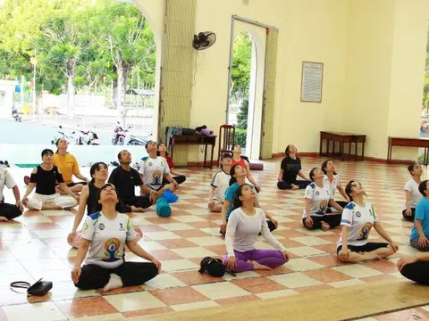 Đồng Tháp tổ chức khóa tập luyện Yoga cơ bản cho 92 học viên