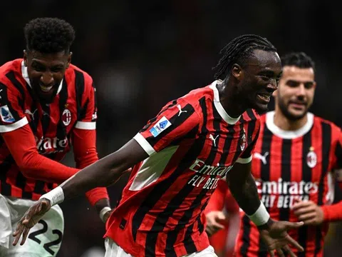 AC Milan đè bẹp Venezia, Juventus lại gây thất vọng