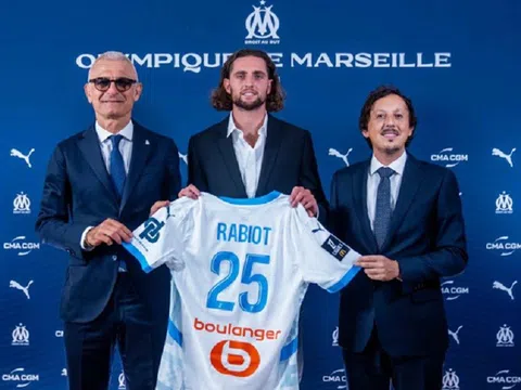 Tiền vệ Adrien Rabiot trở lại Ligue 1