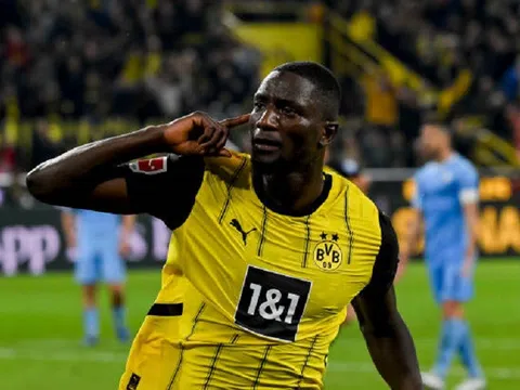 Guirassy tỏa sáng, Dortmund ngược dòng giành trọn 3 điểm