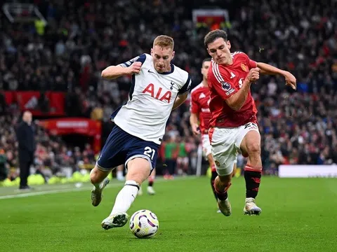 Man United bị chỉ trích sau thảm bại trước Tottenham