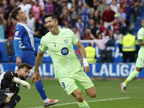 Vòng 9 La Liga 2024-2025: Lewandowski lập hat-trick chỉ trong 25 phút