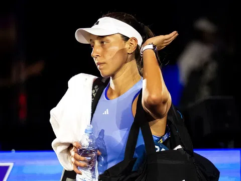 Pegula rút lui khỏi WTA Finals vì chấn thương đầu gối