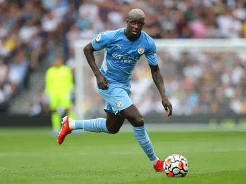 Man City thua kiện trước Benjamin Mendy