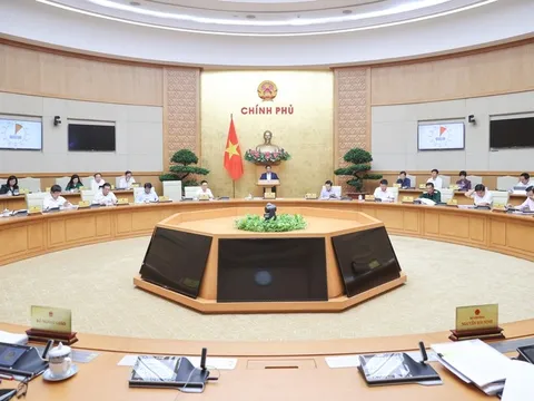 Chú trọng các lĩnh vực văn hoá, xã hội, môi trường; xây dựng chính sách thu hút du lịch