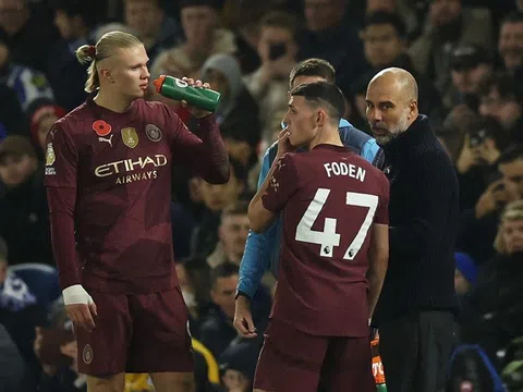 Huấn luyện viên Pep Guardiola không ra đi ngay cả khi Man City bị đánh rớt hạng