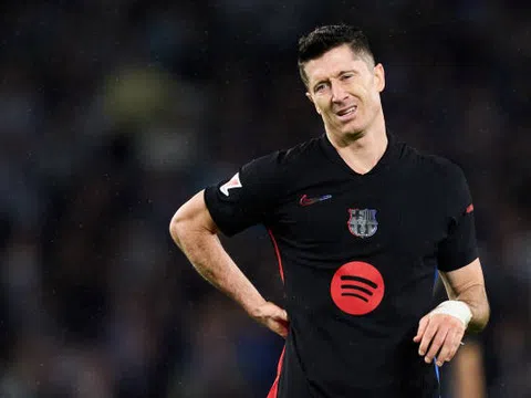 Lewandowski trở lại ở trận lành ít dữ nhiều của Barca