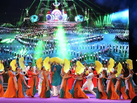 Ngành Văn hóa, Thể thao và Du lịch tôn vinh các gương điển hình tiên tiến, tiêu biểu tạo động lực thực hiện thắng lợi nhiệm vụ chính trị