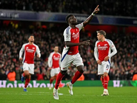 Bukayo Saka lập cú đúp, Arsenal thắng đậm tại Champions League