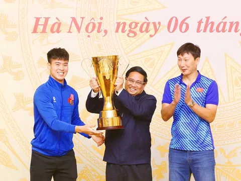 Thủ tướng gặp mặt chúc mừng đội tuyển bóng đá quốc gia sau khi giành chức vô địch ASEAN Cup 2024