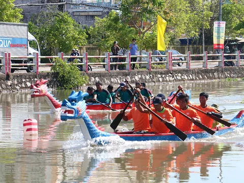 Hậu Giang tổ chức giải Đua thuyền rồng mở rộng mừng Xuân Ất Tỵ