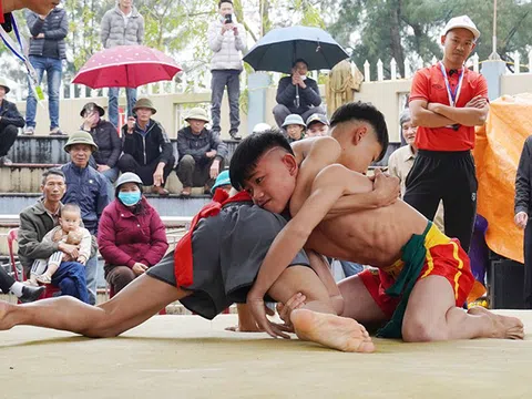 Đội vật phường Quảng Long giành giải nhất toàn đoàn Hội Vật thị xã Ba Đồn năm 2025