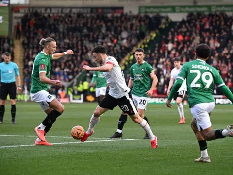 Vòng 4 FA Cup: Liverpool và Tottenham cùng thua sốc