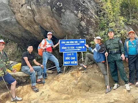 100 nhà báo, phóng viên tham gia giải Leo núi "Bước chân trên mây" lần thứ II