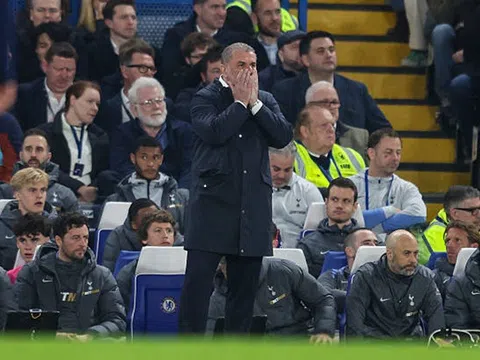 Huấn luyện viên Postecoglou nguy cơ bị sa thải, Palmer vượt mặt Bruno Fernandes