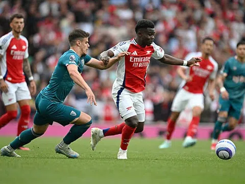 Bournemouth lần đầu tiên giành chiến thắng tại Emirates trong kỉ nguyên Premier League