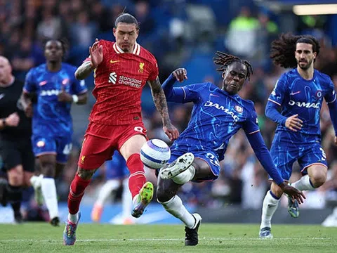 Vòng 35 Premier League: Chelsea thắng đậm Liverpool, Man United gục ngã trước Brentford