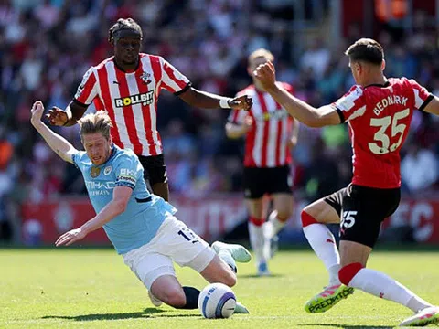 Man City nguy cơ mất tốp 3 Premier League