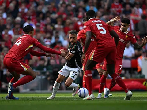 Vòng 36 Premier League: Arsenal cầm hòa Liverpool, Chelsea và Man United cùng gục ngã