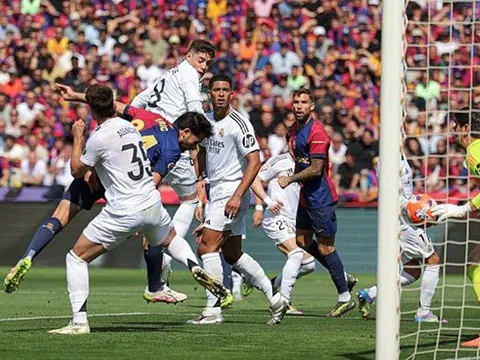 Vòng 35 La Liga: Barcelona chạm tay vào chức vô địch sau trận El Clasico với Real Madrid