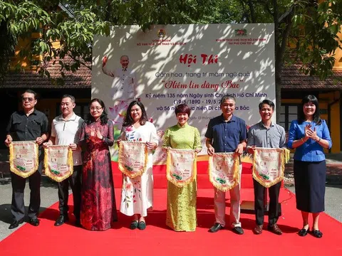 Hội thi cắm hoa, trang trí mâm ngũ quả kỷ niệm 135 năm Ngày sinh Chủ tịch Hồ Chí Minh và 56 năm thực hiện Di chúc của Bác