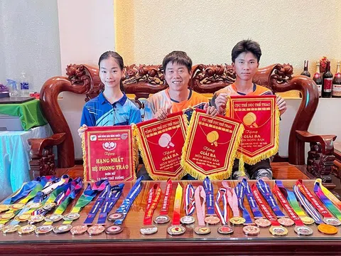 Chuyện về gia đình đam mê bóng bàn ở phố núi