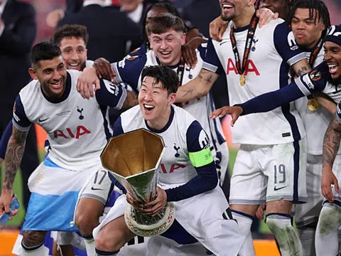 Son Heung-min bật khóc khi vô địch Europa League